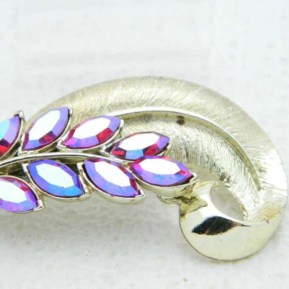 Coro Broooch - Picture 2 of 5